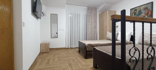 img-20250624-222948-scaled